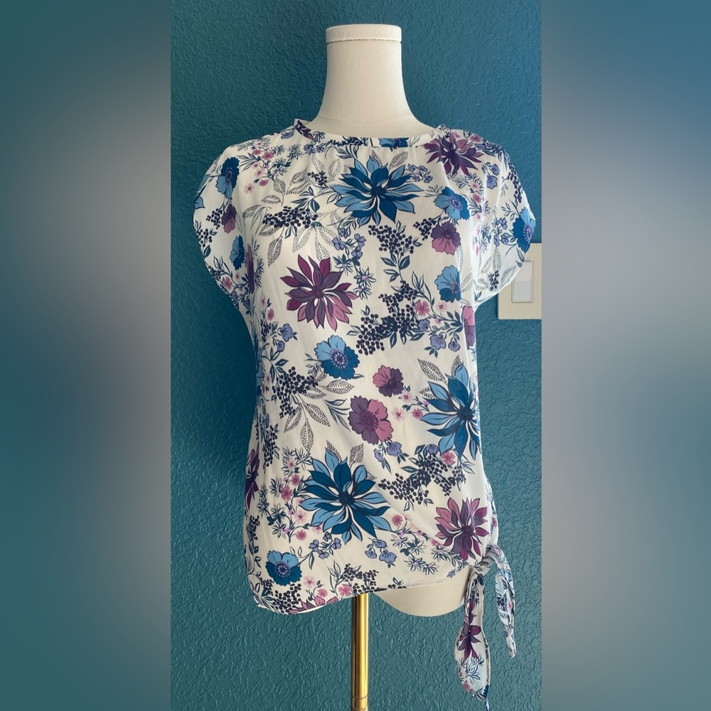 Loft cap sleeve floral blouse like new NWOT